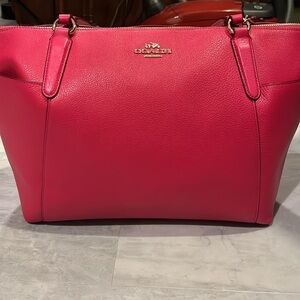 Coach  Shoulder bag  Gift this! satchel    leather   hot pink  Gold tone accents